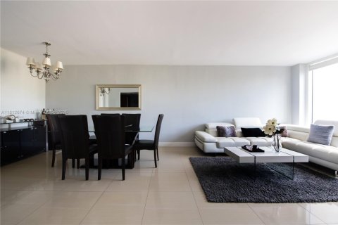 Condo in Bal Harbour, Florida, 2 bedrooms  № 1787057 - photo 28