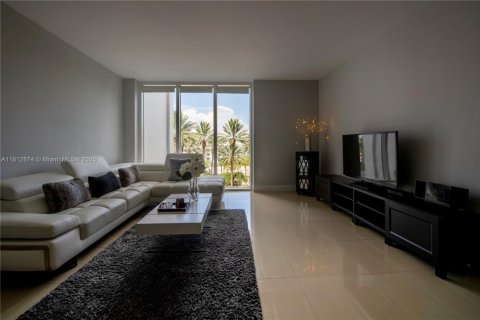 Condo in Bal Harbour, Florida, 2 bedrooms  № 1787057 - photo 27