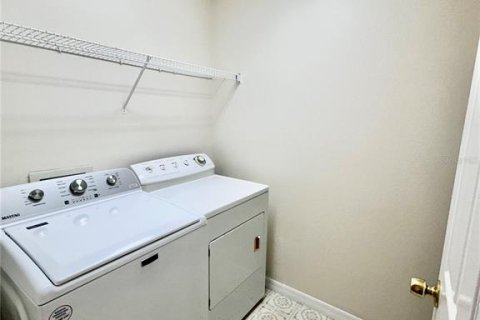 Villa ou maison à louer à Orlando, Floride: 4 chambres, 182 m2 № 2117275 - photo 6