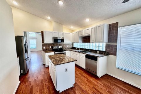 Villa ou maison à louer à Orlando, Floride: 4 chambres, 182 m2 № 2117275 - photo 14