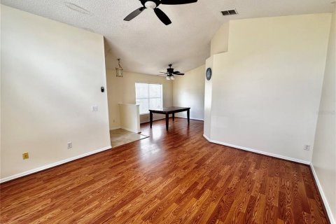 Villa ou maison à louer à Orlando, Floride: 4 chambres, 182 m2 № 2117275 - photo 17