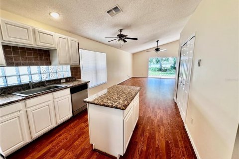 Villa ou maison à louer à Orlando, Floride: 4 chambres, 182 m2 № 2117275 - photo 15