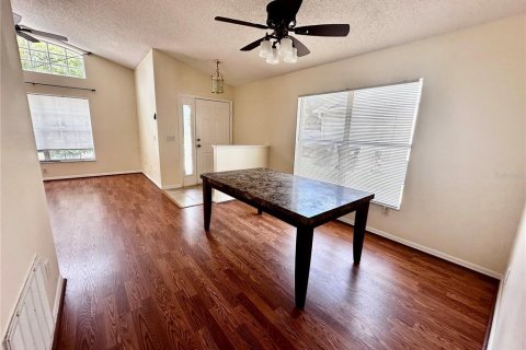 Villa ou maison à louer à Orlando, Floride: 4 chambres, 182 m2 № 2117275 - photo 18