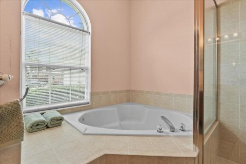 House in Kissimmee, Florida 4 bedrooms, 248.14 sq.m. № 1866606 - photo 8