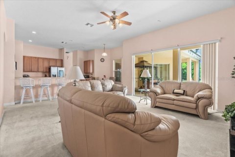 House in Kissimmee, Florida 4 bedrooms, 248.14 sq.m. № 1866606 - photo 13