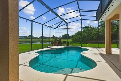 House in Kissimmee, Florida 4 bedrooms, 248.14 sq.m. № 1866606 - photo 20