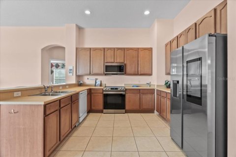 House in Kissimmee, Florida 4 bedrooms, 248.14 sq.m. № 1866606 - photo 11