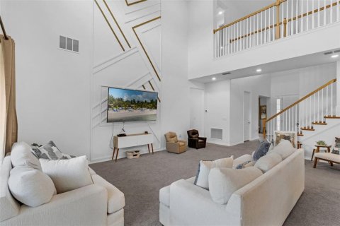 Casa en venta en Kissimmee, Florida, 5 dormitorios, 393.16 m2 № 1767312 - foto 14