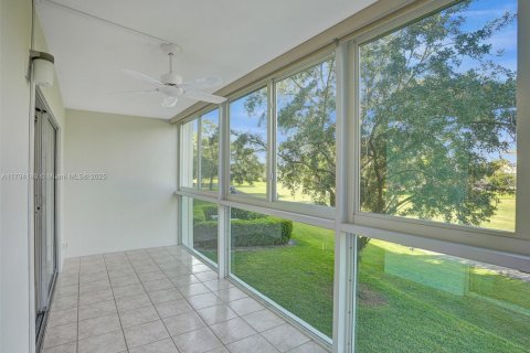 Condo in Coconut Creek, Florida, 2 bedrooms  № 1697829 - photo 17