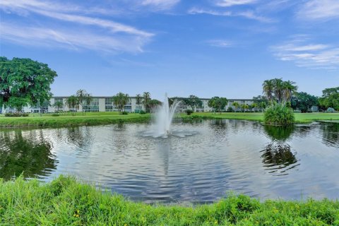 Condo in Coconut Creek, Florida, 2 bedrooms  № 1697829 - photo 23