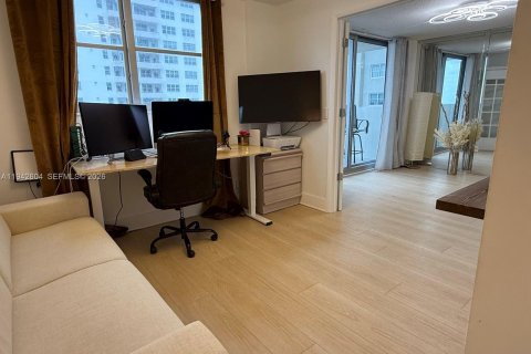 Condominio en venta en Surfside, Florida, 2 dormitorios, 95.13 m2 № 2000770 - foto 21