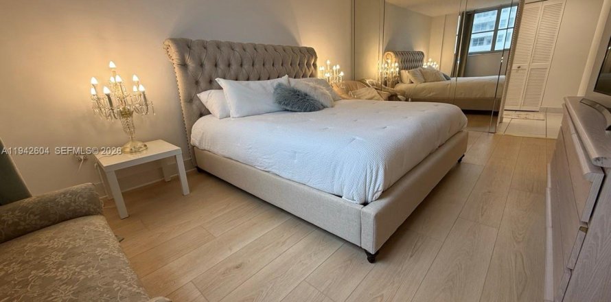 Condominio en Surfside, Florida, 2 dormitorios  № 2000770