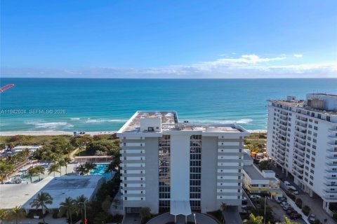 Copropriété à vendre à Surfside, Floride: 2 chambres, 95.13 m2 № 2000770 - photo 28