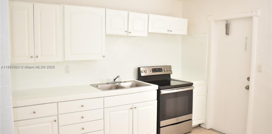 Appartement à Hallandale Beach, Floride 2 chambres, 72.93 m2 № 1887897