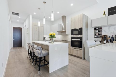 Купить кондоминиум в Сарасота, Флорида 7 комнат, 104.24м2, № 2157933 - фото 19