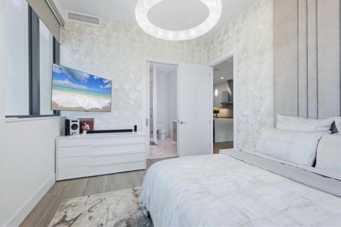 Купить кондоминиум в Сарасота, Флорида 7 комнат, 104.24м2, № 2157933 - фото 27