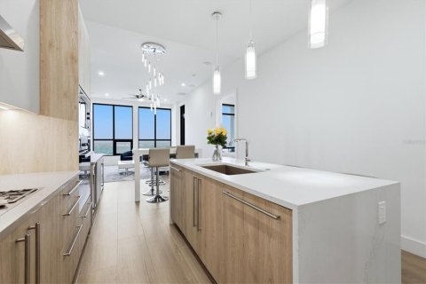 Купить кондоминиум в Сарасота, Флорида 7 комнат, 104.24м2, № 2157933 - фото 22