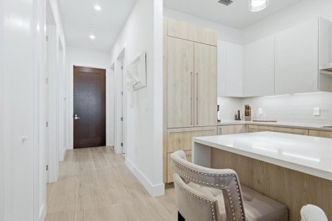 Купить кондоминиум в Сарасота, Флорида 7 комнат, 104.24м2, № 2157933 - фото 8