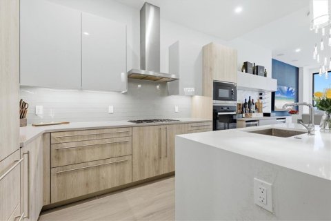 Купить кондоминиум в Сарасота, Флорида 7 комнат, 104.24м2, № 2157933 - фото 23