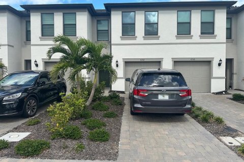 Townhouse in Sarasota, Florida 3 bedrooms, 153.1 sq.m. № 2371303