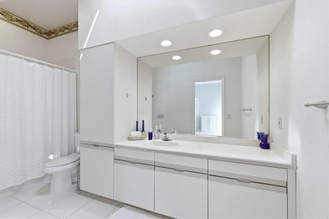 House in Englewood, Florida 2 bedrooms, 193.52 sq.m. № 2097889 - photo 25
