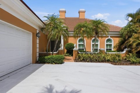 House in Englewood, Florida 2 bedrooms, 193.52 sq.m. № 2097889 - photo 6