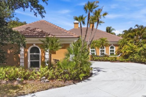 House in Englewood, Florida 2 bedrooms, 193.52 sq.m. № 2097889 - photo 2