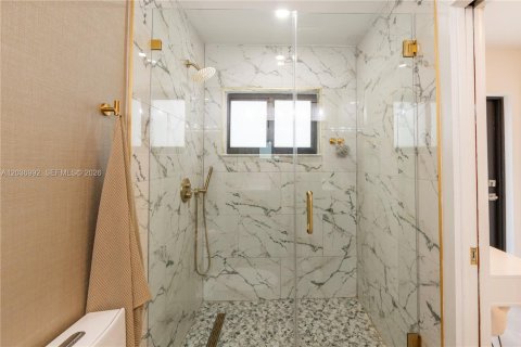 Villa ou maison à vendre à Pinecrest, Floride: 4 chambres, 266.63 m2 № 2084040 - photo 13