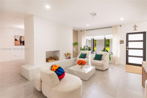 Villa ou maison à vendre à Pinecrest, Floride: 4 chambres, 266.63 m2 № 2084040 - photo 3
