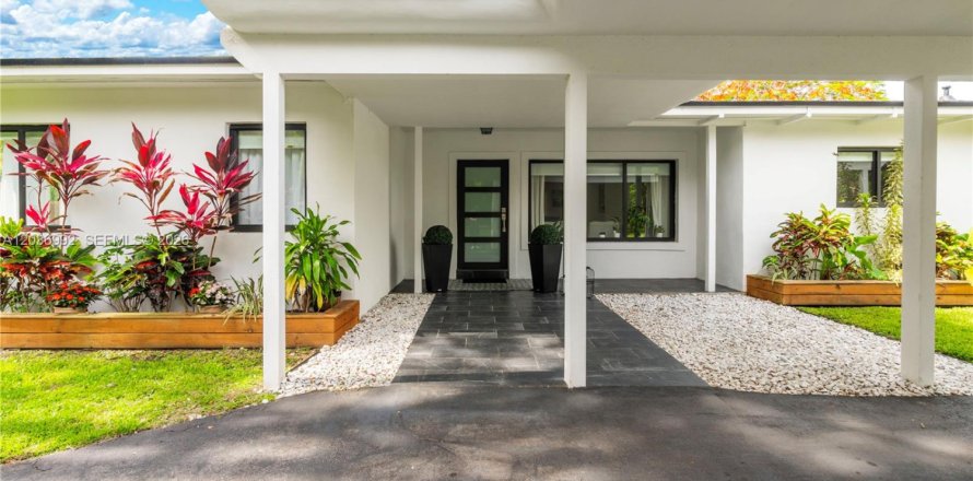 Villa ou maison à Pinecrest, Floride 4 chambres, 266.63 m2 № 2084040
