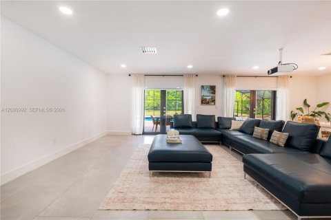 Villa ou maison à vendre à Pinecrest, Floride: 4 chambres, 266.63 m2 № 2084040 - photo 4