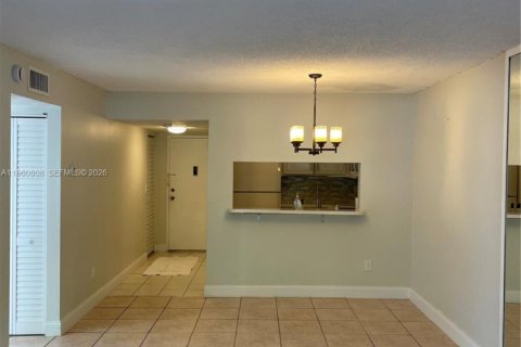 Copropriété à vendre à North Miami, Floride: 2 chambres, 82.31 m2 № 2024324 - photo 6