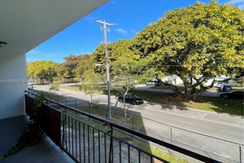 Copropriété à vendre à North Miami, Floride: 2 chambres, 82.31 m2 № 2024324 - photo 18