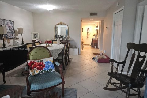 Condo in Weston, Florida, 2 bedrooms  № 1925758 - photo 12