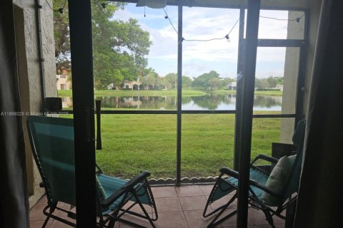 Condo in Weston, Florida, 2 bedrooms  № 1925758 - photo 4
