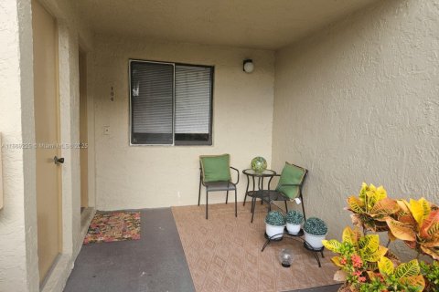 Condo in Weston, Florida, 2 bedrooms  № 1925758 - photo 2