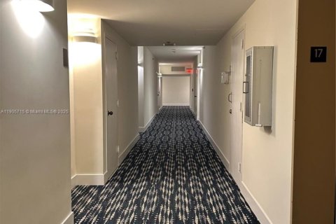 Купить кондоминиум в Майами, Флорида 1 спальня, 74.32м2, № 1957027 - фото 6