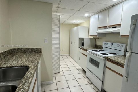 Купить кондоминиум в Майами, Флорида 1 спальня, 74.32м2, № 1957027 - фото 9