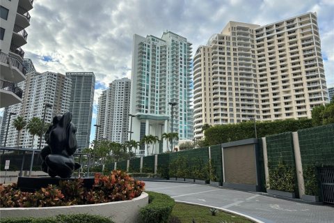 Купить кондоминиум в Майами, Флорида 1 спальня, 74.32м2, № 1957027 - фото 2