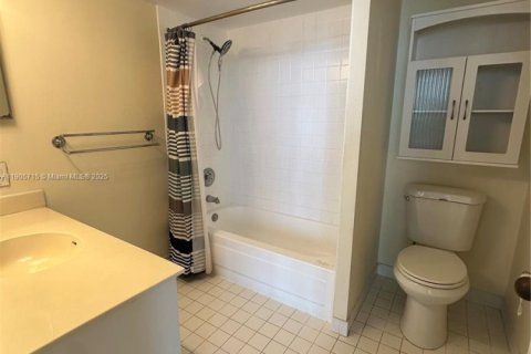 Купить кондоминиум в Майами, Флорида 1 спальня, 74.32м2, № 1957027 - фото 12