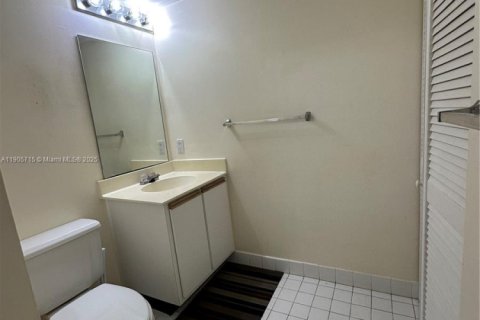 Купить кондоминиум в Майами, Флорида 1 спальня, 74.32м2, № 1957027 - фото 11