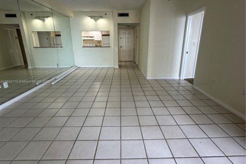 Купить кондоминиум в Майами, Флорида 1 спальня, 74.32м2, № 1957027 - фото 7