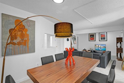 Condo à Miami, Floride, 2 chambres № 2152504