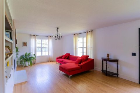 Casa en venta en Orlando, Florida, 4 dormitorios, 260.41 m2 № 1913225 - foto 7