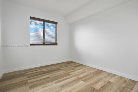 Condo in Miami, Florida, 3 bedrooms  № 1890090 - photo 29