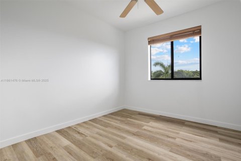 Condo in Miami, Florida, 3 bedrooms  № 1890090 - photo 27
