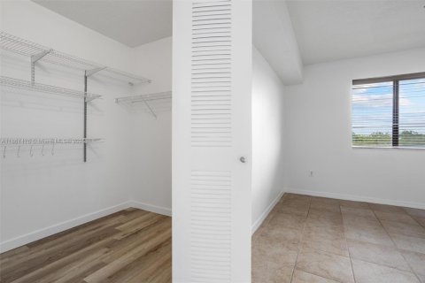 Condo in Miami, Florida, 3 bedrooms  № 1890090 - photo 25