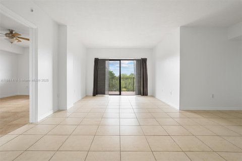 Condo in Miami, Florida, 3 bedrooms  № 1890090 - photo 17