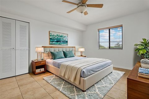 Condo in Miami, Florida, 3 bedrooms  № 1890090 - photo 5