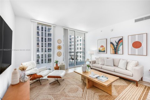 Condo in Miami, Florida, 1 bedroom  № 1814417 - photo 2